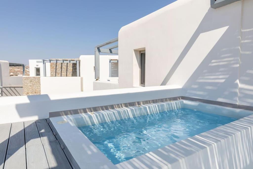 Mykonos Luxury With Jacuzzi Apartment *